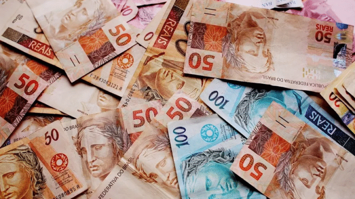 Pagamento do 13º salário terá segunda parcela adiantada para o dia 18 de dezembro