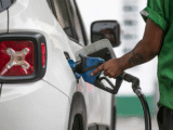 Governo zera imposto federal sobre gasolina e reforça subsídios do diesel e etanol - Foto: Reprodução / Guito Moreto / Agência O Globo