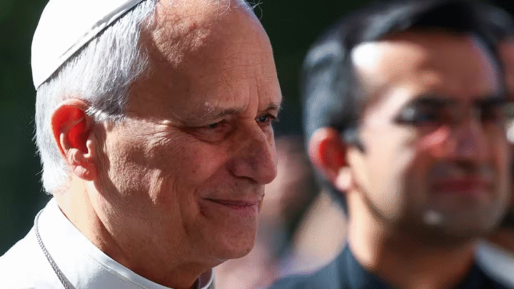 Papa Leão XIV passa por cirurgia no pulmão e tem agenda suspensa no Vaticano