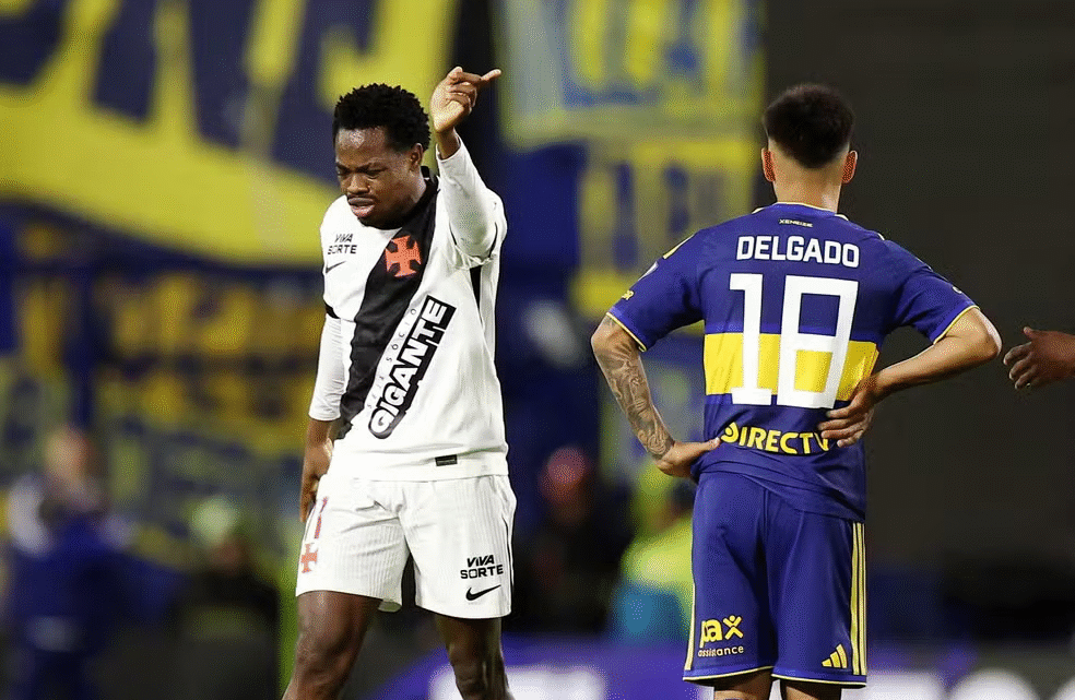 Andrés Gómez fala após expulsão contra o Boca Juniors e exalta elenco do Vasco