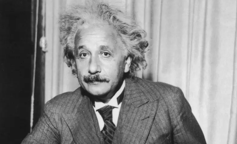 Albert Einstein: reflexão sobre maturidade e empatia volta a impactar o debate público Albert Einstein: reflexão sobre maturidade e empatia volta a impactar o debate público
