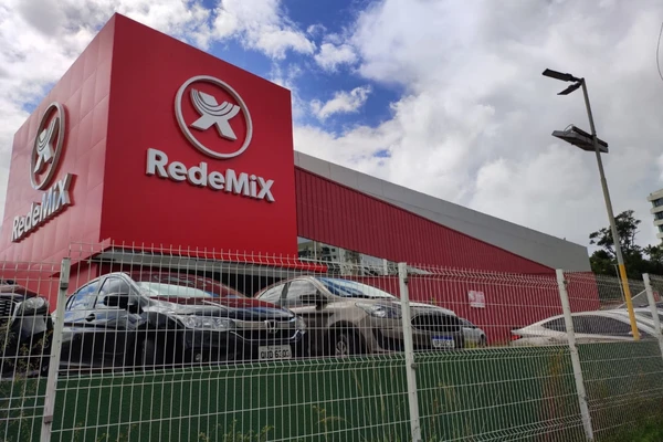 Aniversário RedeMix: saiba como concorrer a um BYD elétrico e 7 motos Honda